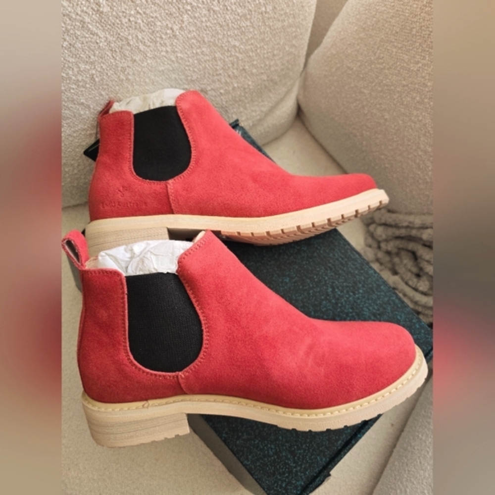 Nib Emu Australia Pinaroo Bootie, Size 7 - image 1